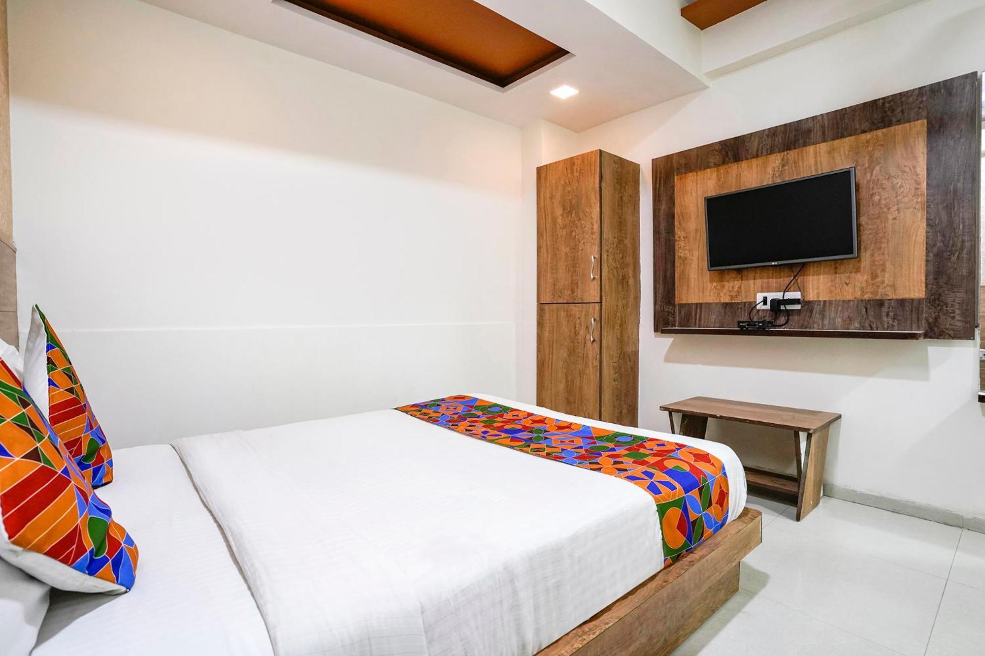 Fabhotel Galaxy I 阿穆达巴 外观 照片