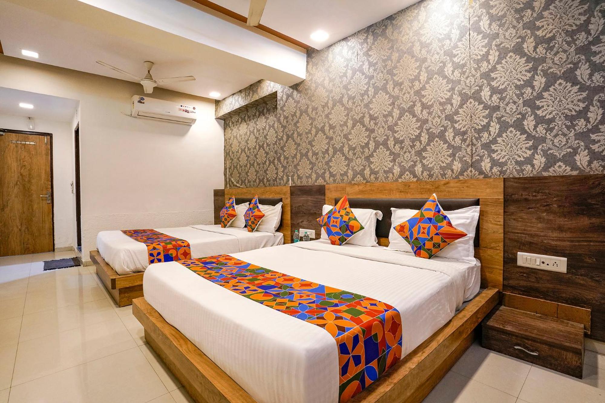 Fabhotel Galaxy I 阿穆达巴 外观 照片