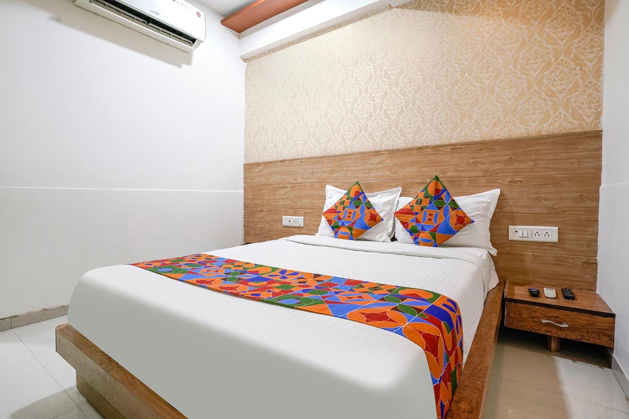 Fabhotel Galaxy I 阿穆达巴 外观 照片