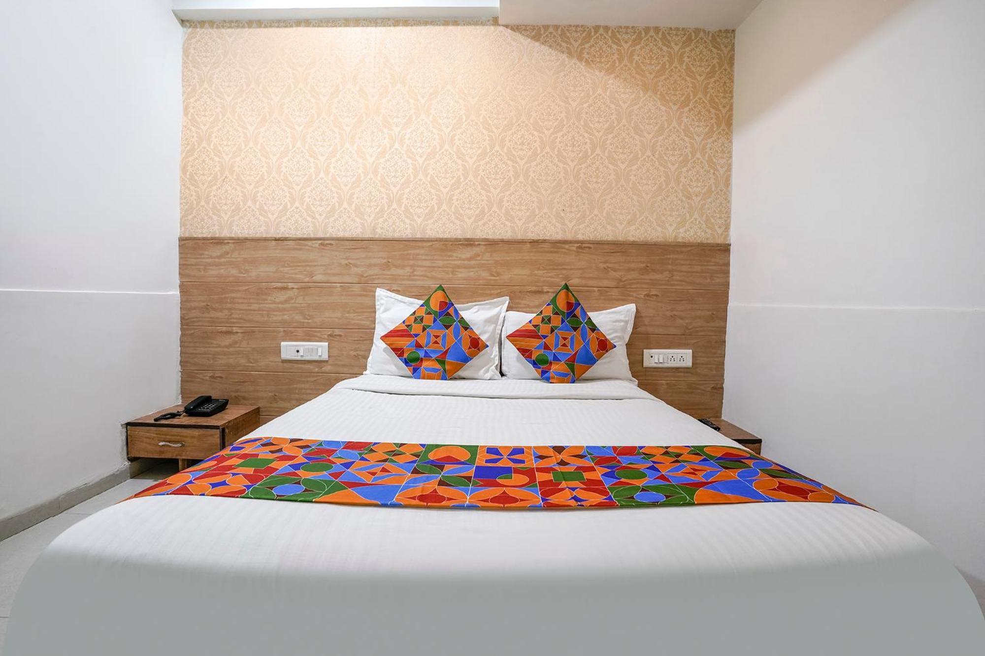 Fabhotel Galaxy I 阿穆达巴 外观 照片